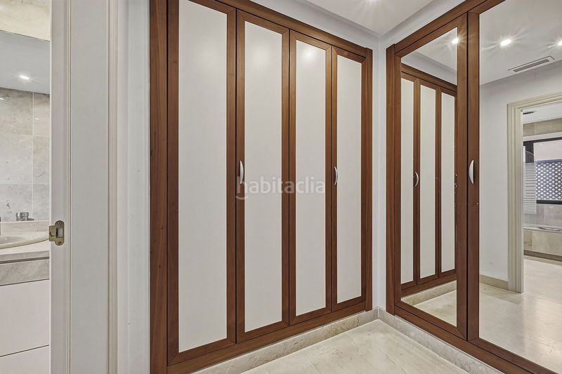 Foto d020cdcc-f897-4d2c-b2c7-dd967e79c7eb. Casa adossada amb aparcament a bahía de Marbella Marbella