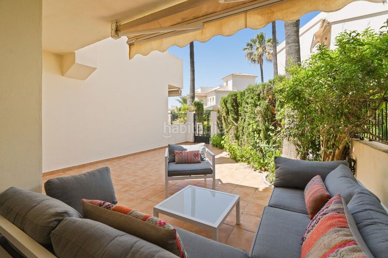 Foto 1073e1d1-f336-49cd-9bdf-ec90782214ff. Casa adossada amb aparcament a Costabella Marbella
