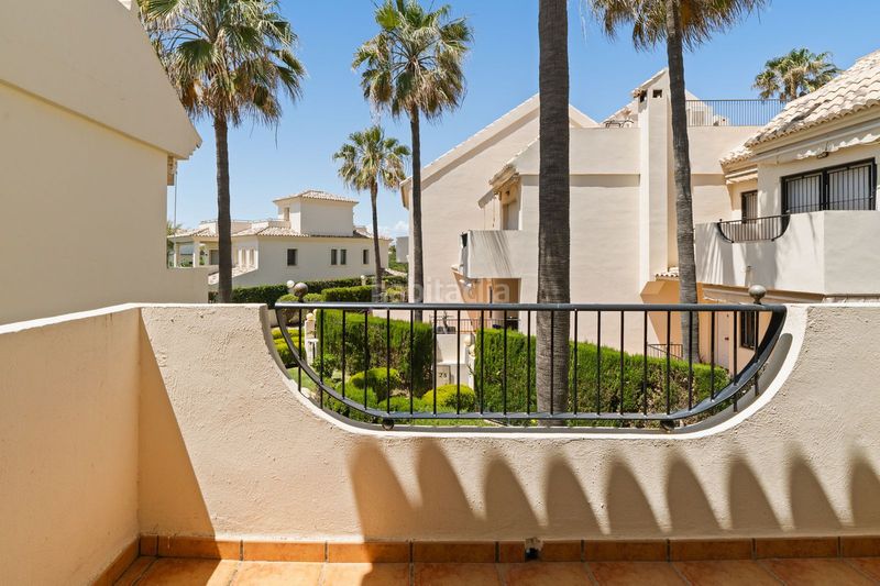 Foto 20f4884a-2867-4e12-85b1-e0b95a57951e. Casa adossada amb aparcament a Costabella Marbella