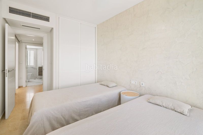 Foto ce123761-6b7b-466d-b5be-5ed89d0e8f08. Casa adossada amb aparcament a Costabella Marbella