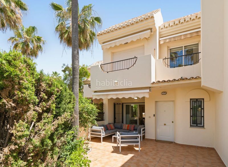 Foto d070e600-67e2-44fe-93d8-449a170c7bac. Casa adossada amb aparcament a Costabella Marbella