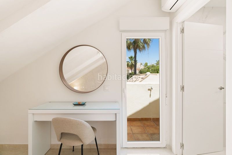 Foto e0a8a454-1b53-46e0-be7f-13a5227a6444. Casa adossada amb aparcament a Costabella Marbella