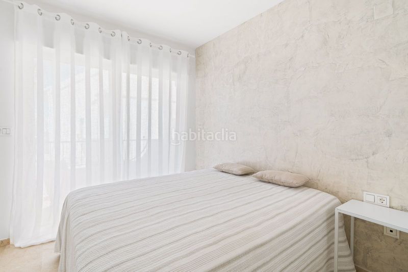 Foto ec3db5e1-43d5-455a-a028-beb4beed2e3c. Casa adossada amb aparcament a Costabella Marbella