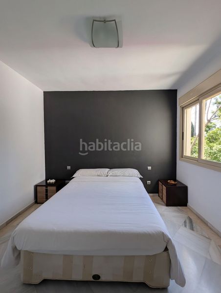 Foto b6f5c4f7-ec52-44b9-b7b5-d0f258cb19b1. Pis amb aparcament a Aloha Marbella