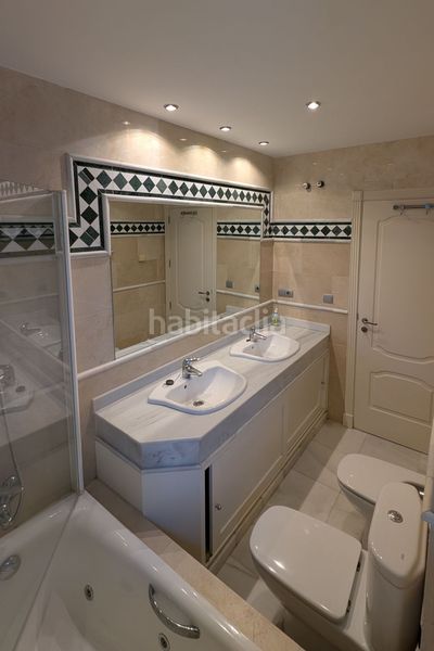 Foto b792a2a5-3fbc-4a26-8f6a-f6560639a731. Pis amb aparcament a Aloha Marbella