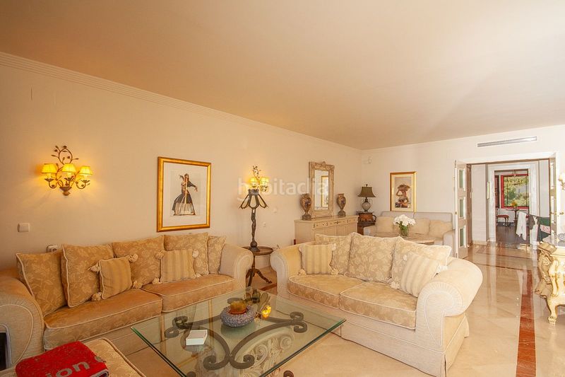 Foto ac1ff1a4-bbee-496d-be64-81b1e05d6901. Pis a bahía de Marbella Marbella