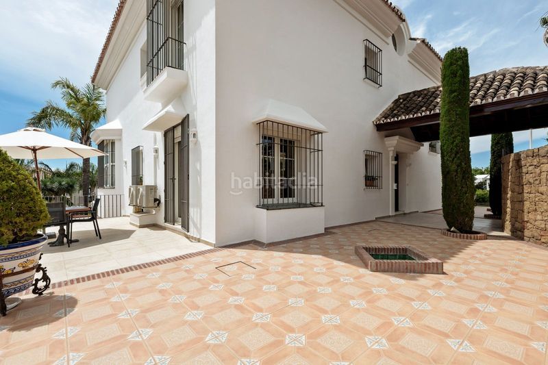 Foto 278d3c37-d48b-45f6-acdf-149c0a5eada4. Casa adossada amb aparcament a Sierra Blanca Marbella