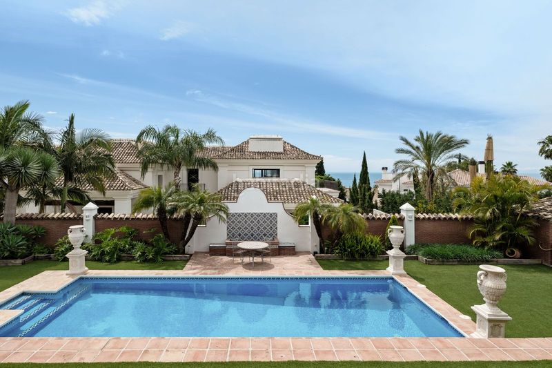 Foto 32158c0d-7eda-4e74-9c64-df59a7908a08. Casa adossada amb aparcament a Sierra Blanca Marbella