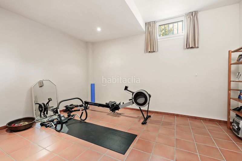 Foto 6f181418-048a-43d9-9c8b-2648095a8f66. Casa adossada amb aparcament a Sierra Blanca Marbella