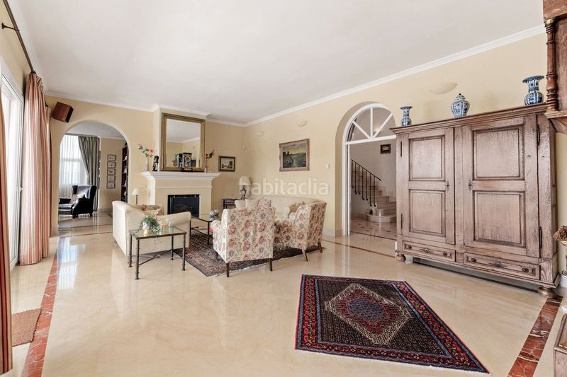 Foto 6f81efb4-834d-4b72-9365-ef6779572726. Casa adossada amb aparcament a Sierra Blanca Marbella