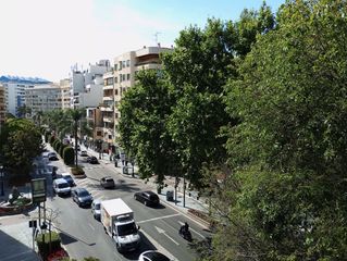 Etagenwohnung in Casco Antiguo