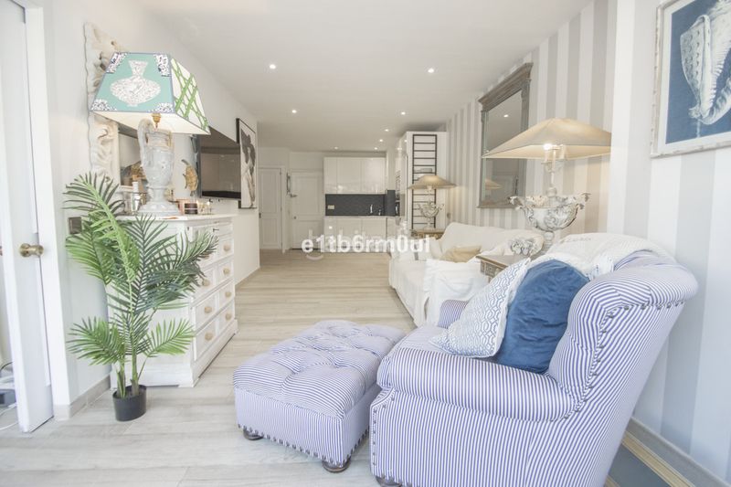 Foto c9378411-d822-437b-a758-f66ecaee6b05. Pis a La Carolina - Guadalpín Marbella