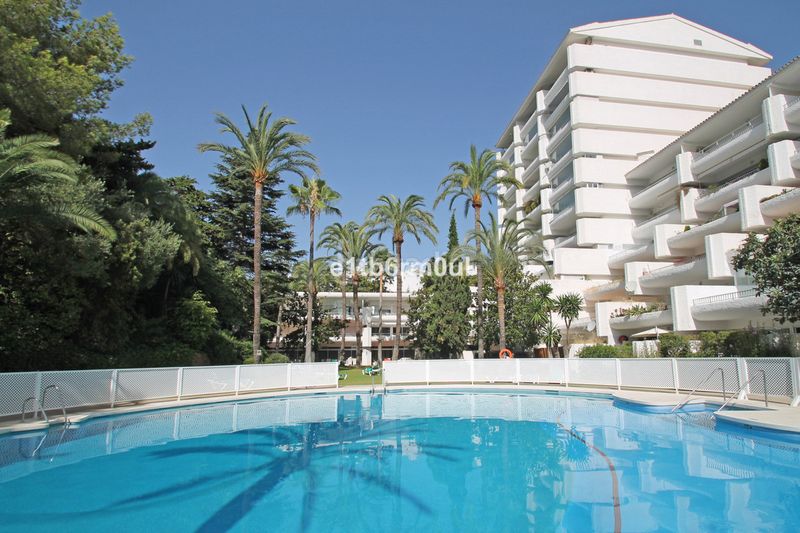Foto f6a37086-f554-40de-bcfb-bffdd30e040c. Pis a La Carolina - Guadalpín Marbella