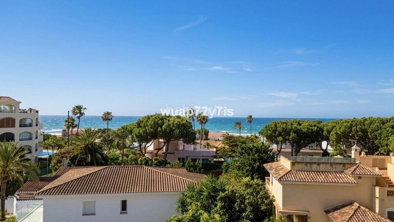 Foto a631bbfc-5edd-4e23-a2ea-12e7ac0eaed6. Ático en Elviria Marbella