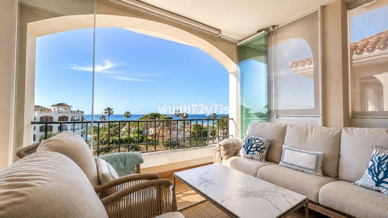 Foto f800adb4-8179-4b73-a3ce-18d25e8bcfba. Ático en Elviria Marbella