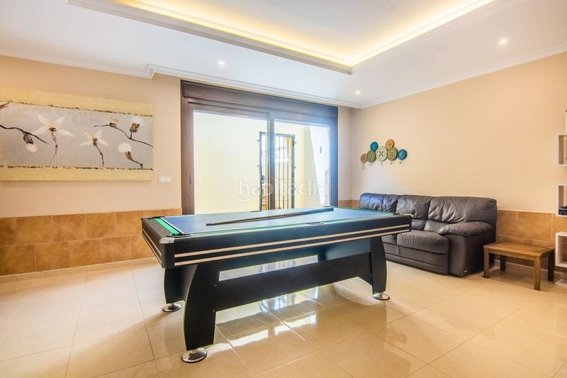 Foto 3f490a33-8649-4987-930c-39a041d9c079. Casa adossada amb aparcament a La Mairena Ojén