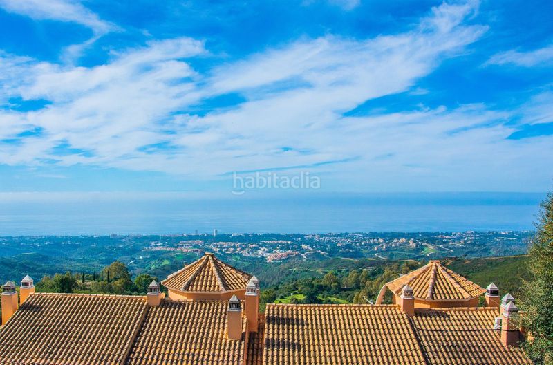 Foto a0d0d08d-75c5-484a-a204-01b58a0e5c21. Casa adossada amb aparcament a La Mairena Ojén