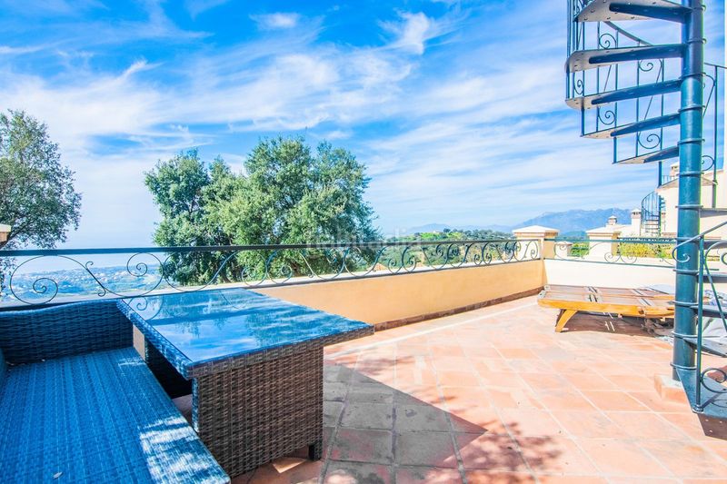 Foto a834ae1d-e262-46b1-b700-7751b555db32. Casa adossada amb aparcament a La Mairena Ojén