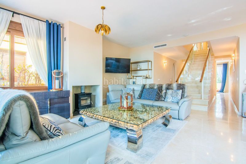 Foto b4fc262b-6d9a-48a2-b3f5-92feac7d13b5. Casa adossada amb aparcament a La Mairena Ojén