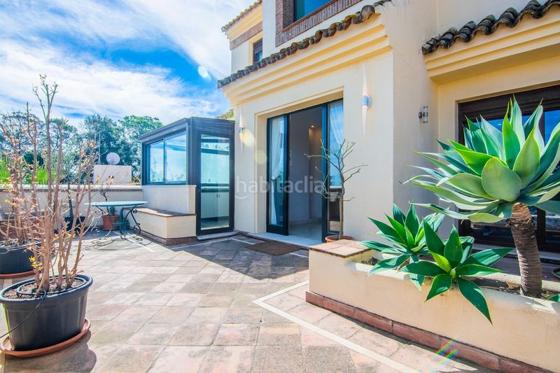 Foto c4fbc61d-f847-4510-a2b1-598e999802d0. Casa adossada amb aparcament a La Mairena Ojén