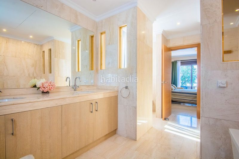 Foto eb0bd44b-d7be-48f8-8a9a-1441c558e98f. Casa adossada amb aparcament a La Mairena Ojén