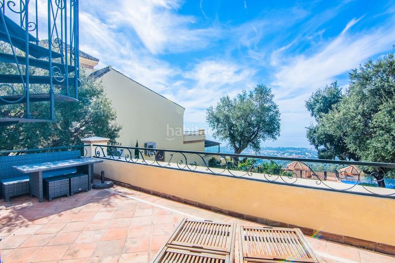 Foto f8128d24-e172-40ec-b2af-e59a9fb8381f. Casa adossada amb aparcament a La Mairena Ojén