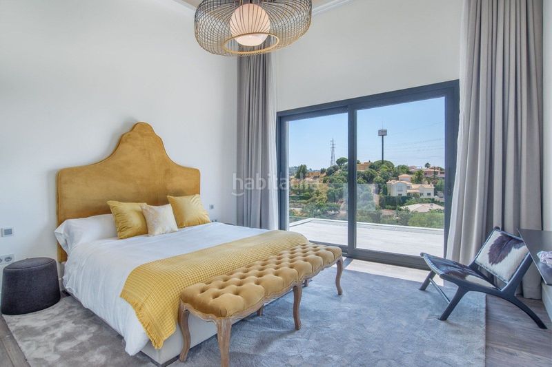 Foto 0d536798-6695-40a3-aa1f-2dbd91f01a5b. Casa adossada amb aparcament a Elviria Marbella