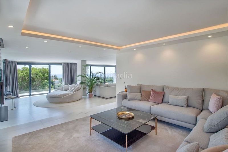 Foto 2bba929b-82d9-4625-aa33-6bef2dfac599. Casa adossada amb aparcament a Elviria Marbella