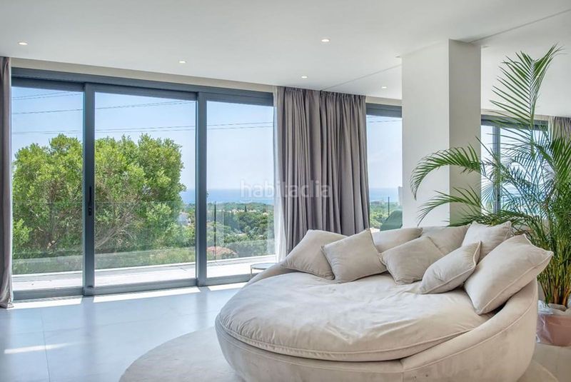 Foto b664d634-1d7e-404a-af91-bf4c24f8b305. Casa adossada amb aparcament a Elviria Marbella