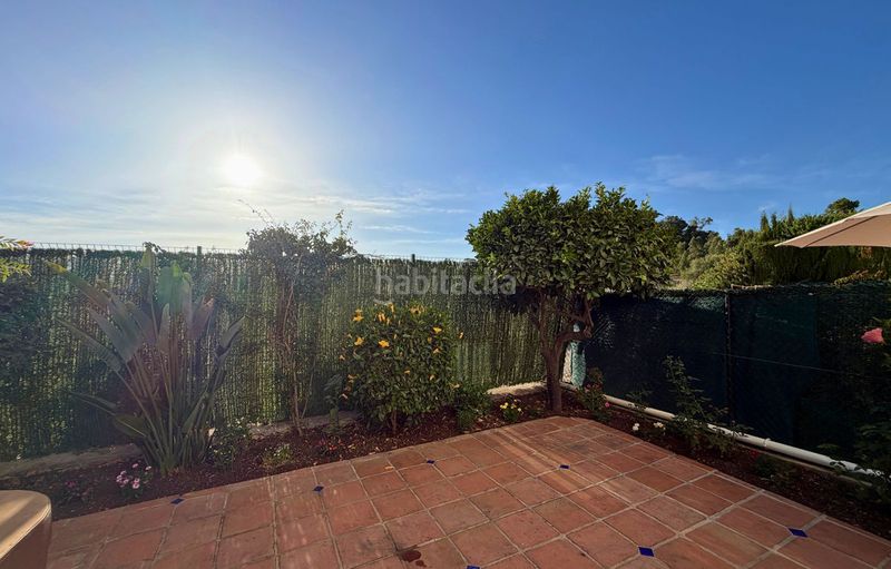 Foto e94b2ba9-9286-49b1-b9e8-fea10efb6597. Casa adosada en Las Brisas Marbella