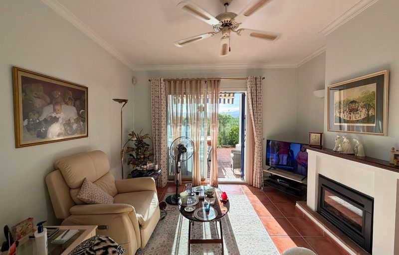 Foto fe2ba511-476c-4515-95a5-253486053d8a. Casa adosada en Las Brisas Marbella