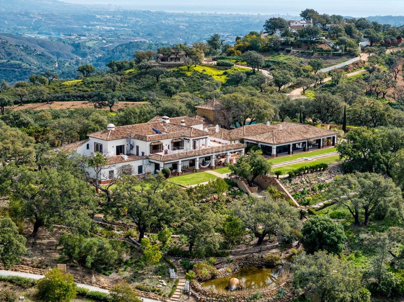 Foto c4c84f38-f4e4-41ff-82e7-493fd6a9fa85. Casa adossada a La Mairena Ojén