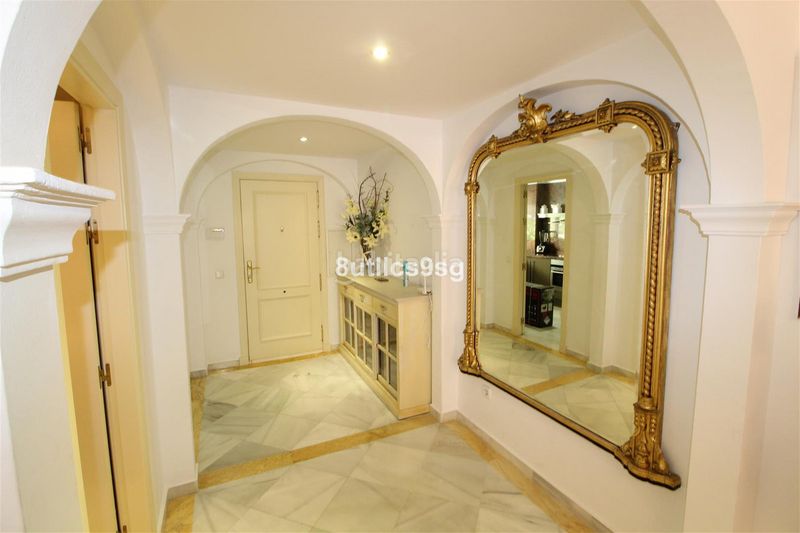 Foto 0bfbaa93-ee2e-435d-97ee-c6a8cc28c902. Pis a Las Brisas Marbella