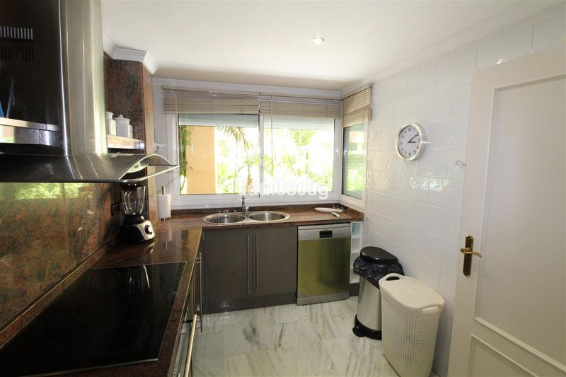 Foto 57f1fc9c-e23b-4fb5-9743-84fa82813a88. Pis a Las Brisas Marbella