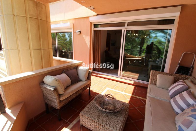 Foto fe30e316-4ba0-429c-abf8-8a18fcd4333f. Pis a Las Brisas Marbella