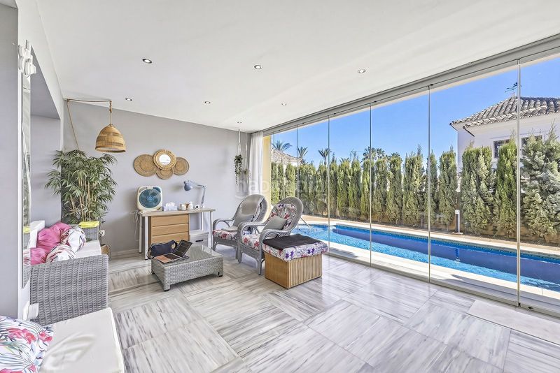 Foto 14387367-093c-4f6a-b77e-6dd293dfe91b. Casa adossada amb aparcament a bahía de Marbella Marbella