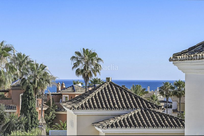 Foto 4cf19f71-00f8-46f6-b939-785b74639e0e. Casa adossada amb aparcament a bahía de Marbella Marbella