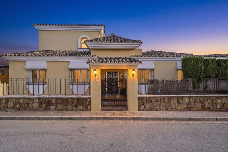 Foto 588e7e99-7fd0-4d86-966a-7f465d4c6d45. Casa adossada amb aparcament a bahía de Marbella Marbella