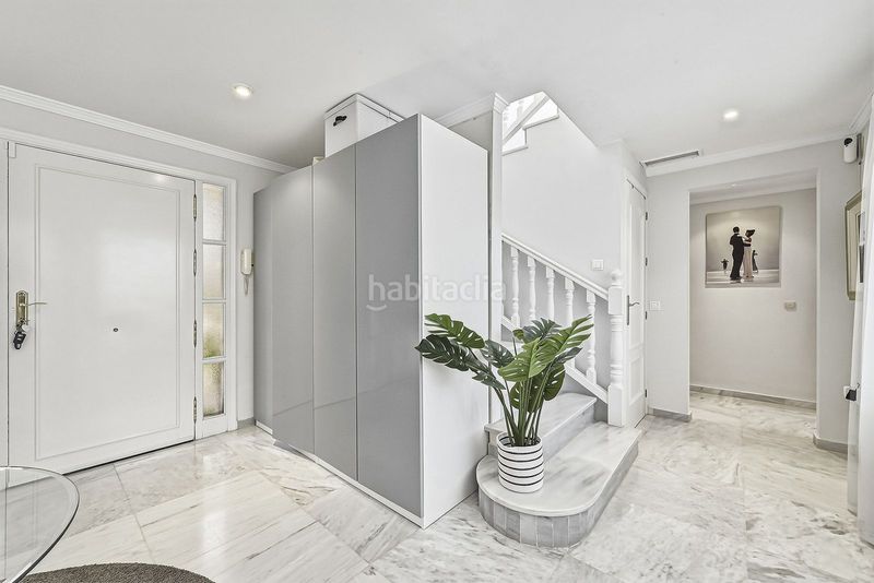 Foto cd1b157f-cb20-4758-a1c5-a2935b3c542e. Casa adossada amb aparcament a bahía de Marbella Marbella
