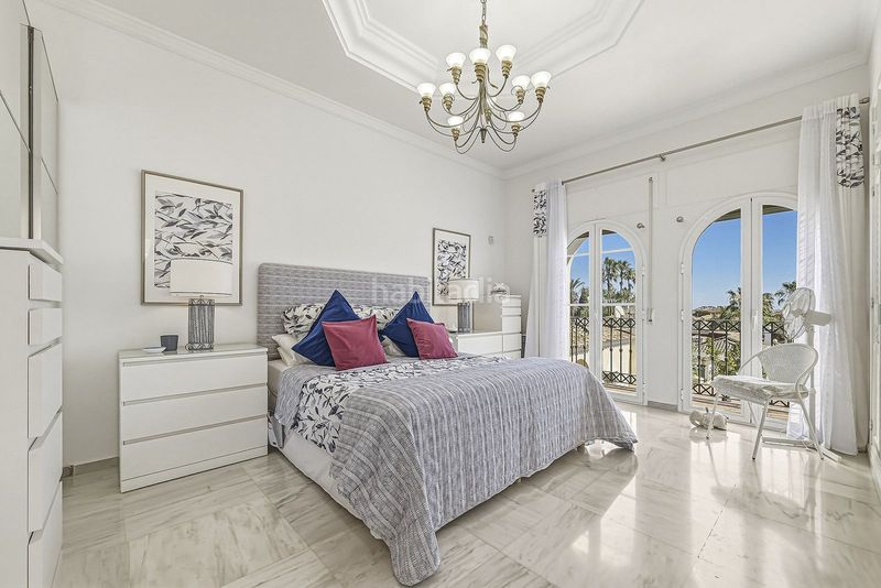 Foto ce17a436-0c85-42ac-ba3b-7d8f22a2ae7e. Casa adossada amb aparcament a bahía de Marbella Marbella