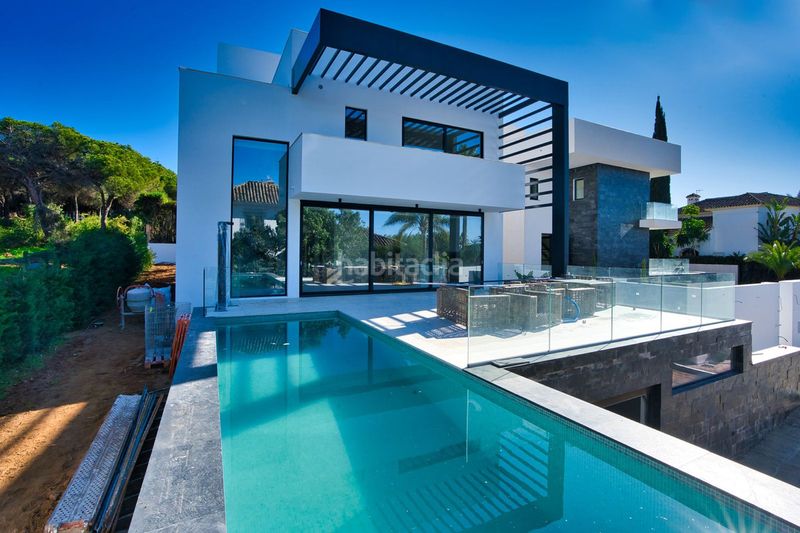 Foto 4f9e0f6e-813f-41f1-8094-2e6c7c727277. Casa adossada amb aparcament a Marbesa Marbella