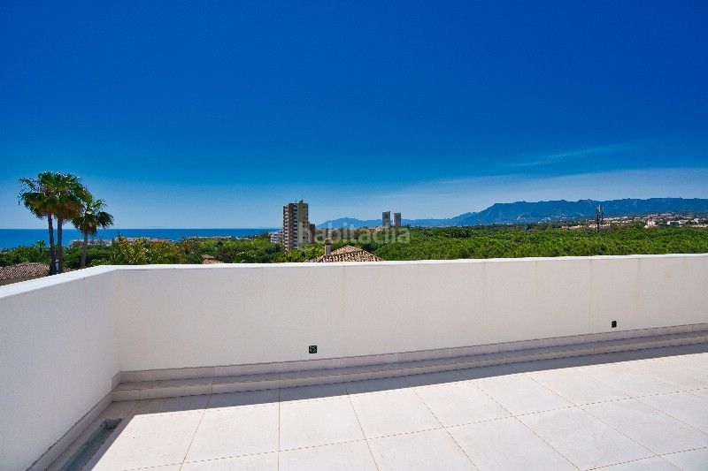 Foto d8b8562a-4471-4abd-9b46-e84c66a2bd2a. Casa adossada amb aparcament a Marbesa Marbella