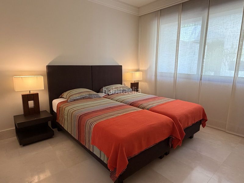Foto f0a35035-dd6b-4f6e-a91d-e08e8973f8c8. Pis a Alto de los Monteros Marbella