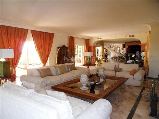Foto 40b7fca0-2599-4e24-a411-99e839a9f9b5. Casa adossada amb aparcament a La Quinta Benahavís