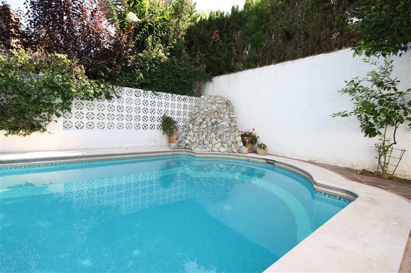 Foto 21b98861-8189-45d0-ba59-1086f19ae4c7. Casa adossada amb aparcament a Los Monteros Marbella
