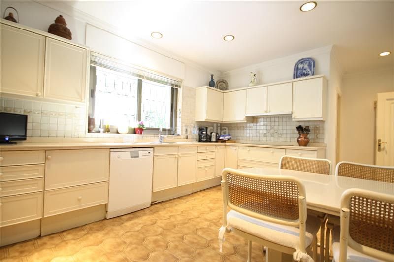 Foto 41c0bf1e-b607-4416-9519-bb27e2f7b3eb. Casa adossada amb aparcament a Los Monteros Marbella