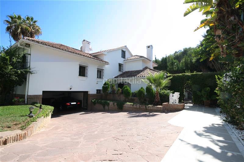 Foto 764c2368-305a-4f00-bd9c-6de27b86112d. Casa adossada amb aparcament a Los Monteros Marbella