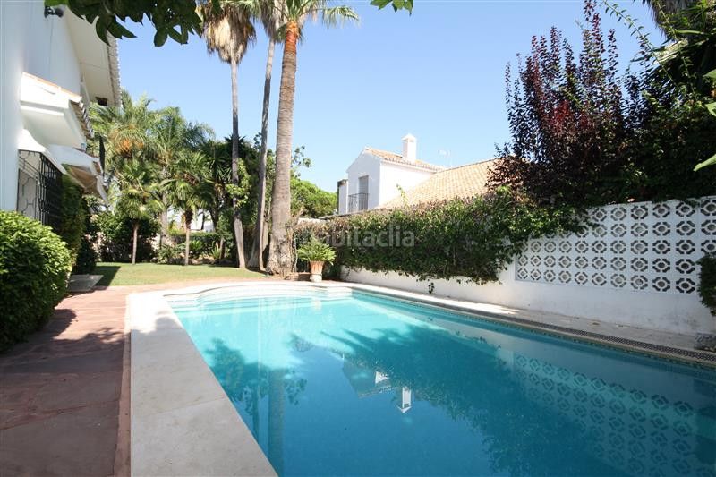 Foto d80e1f0c-e693-46c1-9787-9475d01008a8. Casa adossada amb aparcament a Los Monteros Marbella