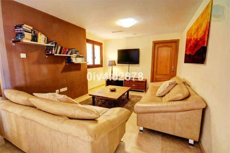 Foto 86f3a697-aedb-49f5-a5da-e562ed2e4027. Casa adossada amb aparcament a Centro Benalmádena