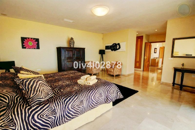 Foto c7eadacd-fcc5-4525-969a-cdaaba2bcdbd. Casa adossada amb aparcament a Centro Benalmádena